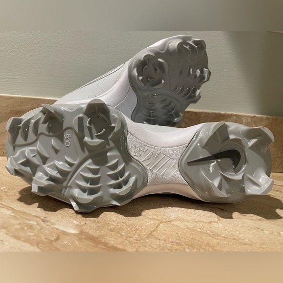 New Nike Hyperdiamond 4 Women’s Softball Cleats Size 9 Grey Gray Fast Pitch - Picture 7 of 7